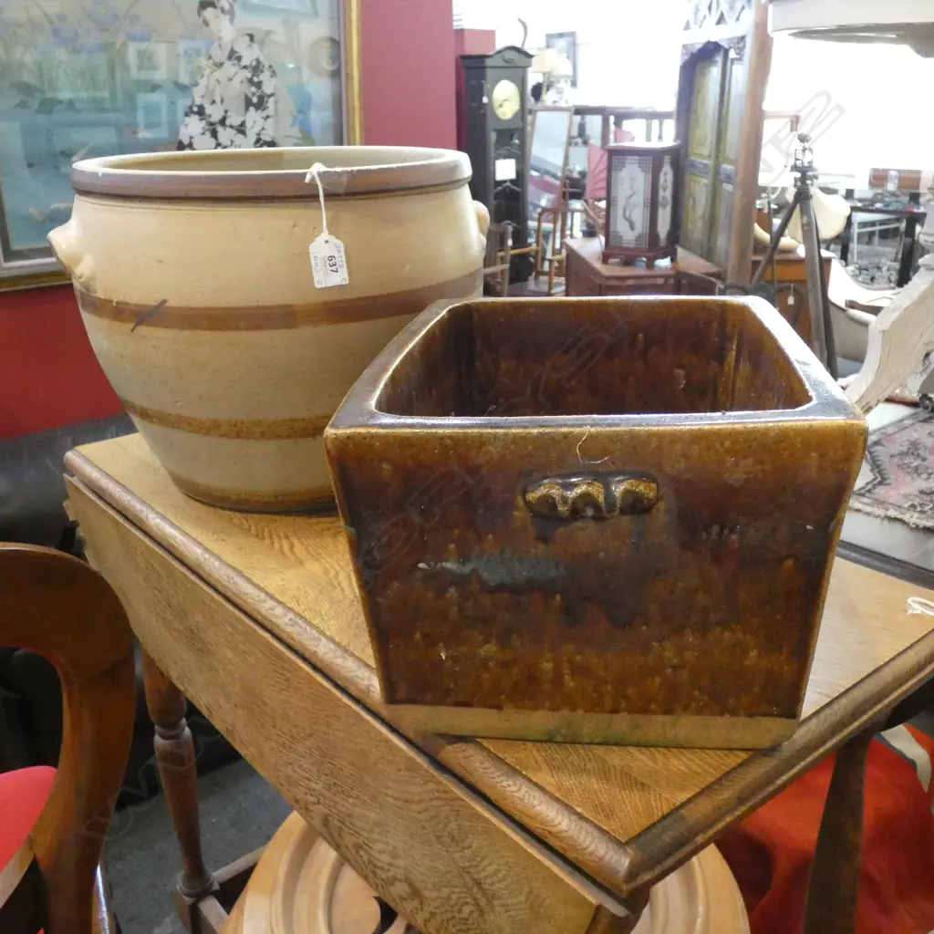 2X GARDEN POTS  Image 1++