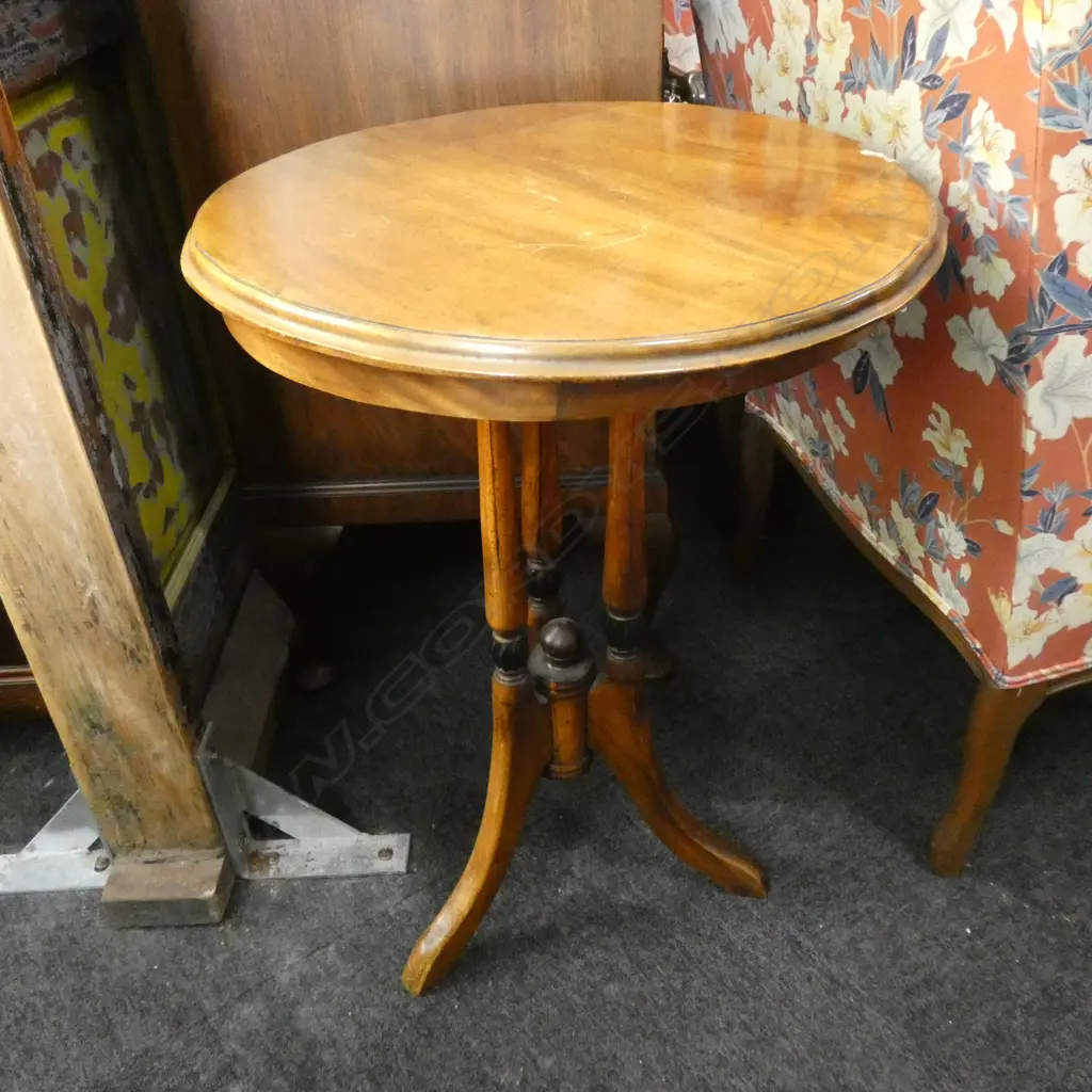 TRIPOD TABLE H.700mm Image 1++