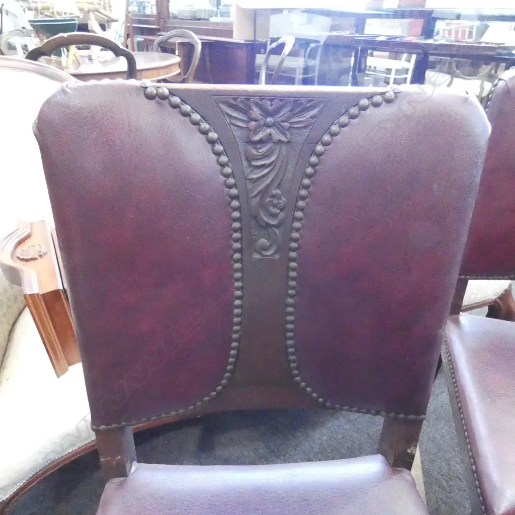 CARVED OAK DINING TABLE & 4 CHAIRS... Image 1++