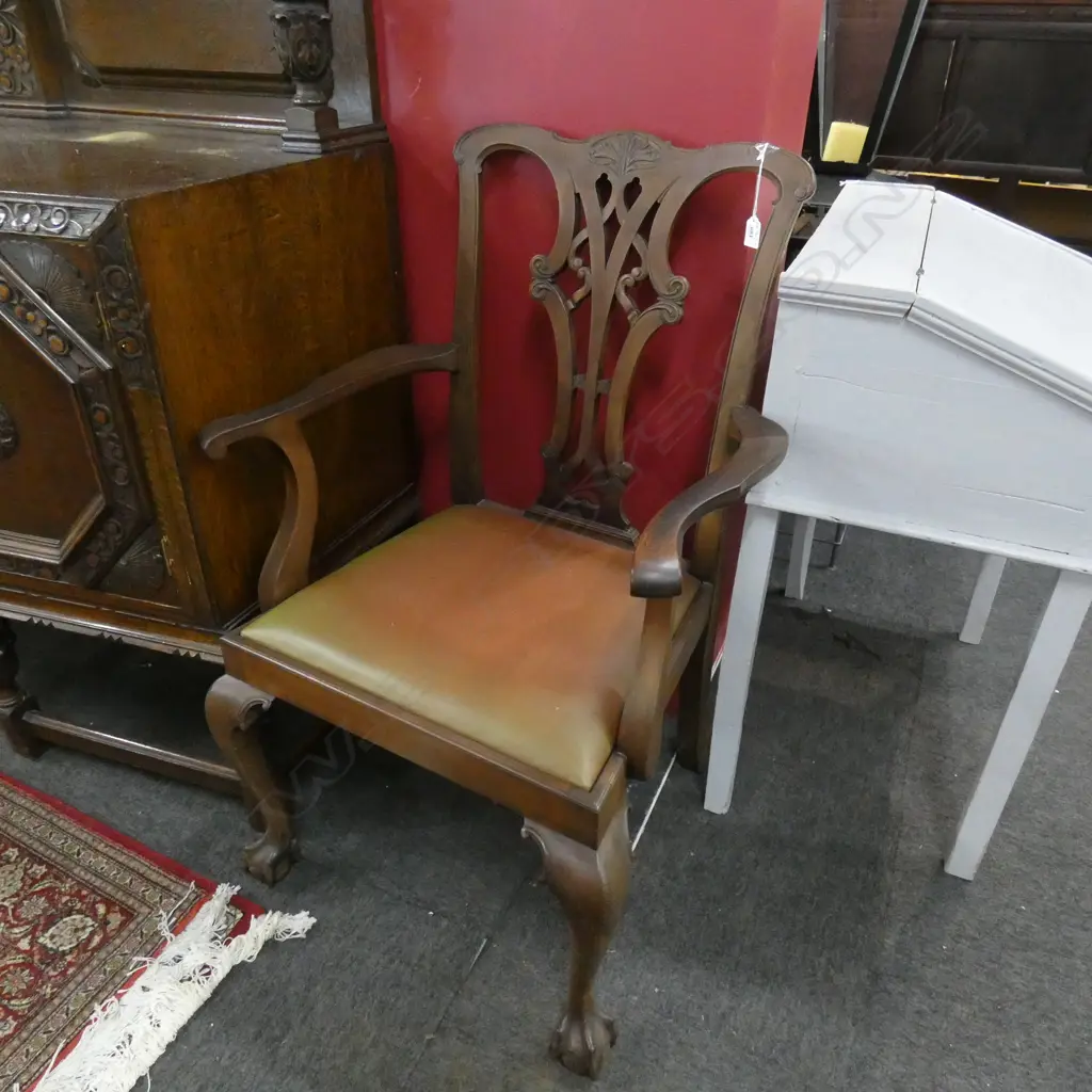 CHIPPENDALE STYLE CHAIR Image 1++