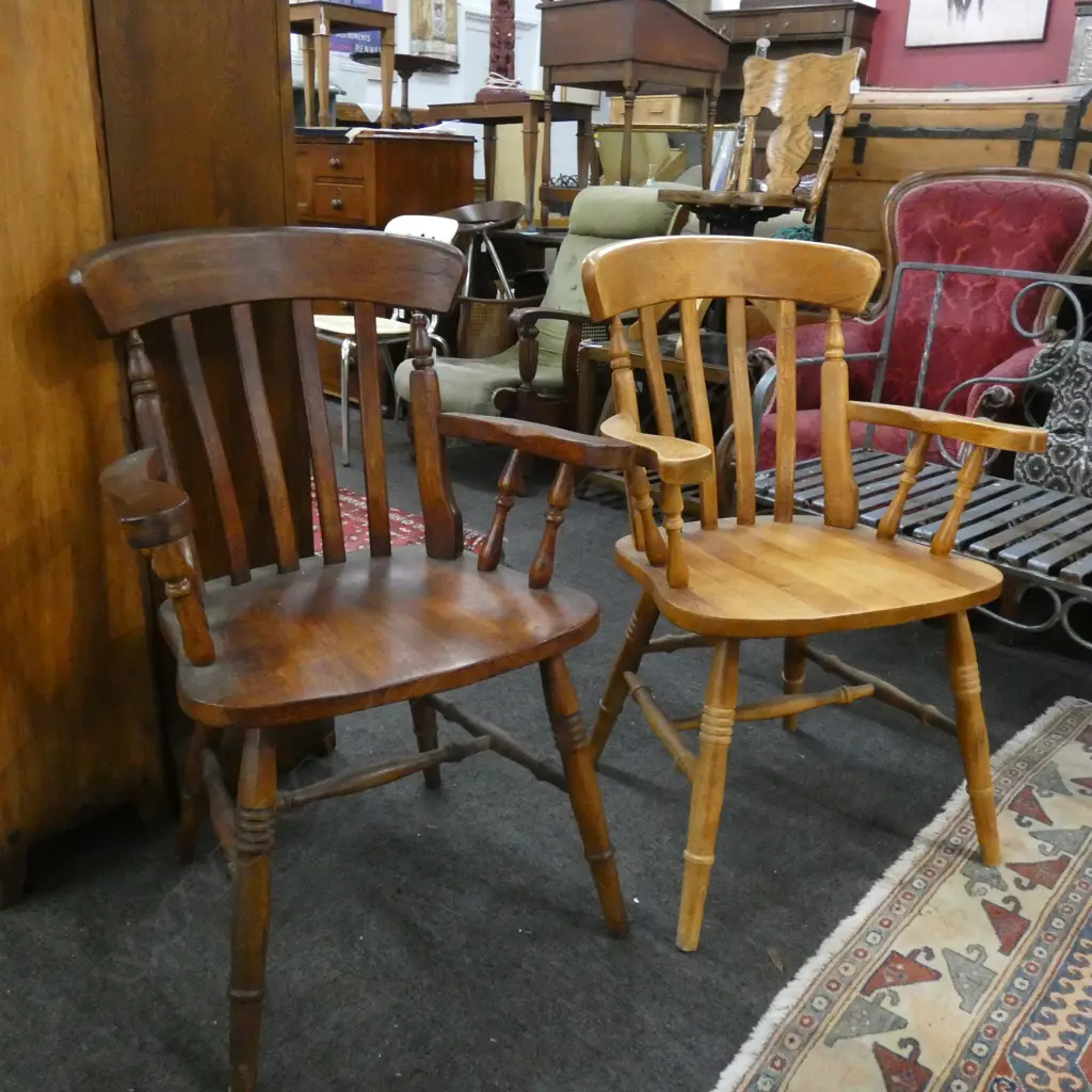 2 WINDSOR CHAIRS  Image 1++