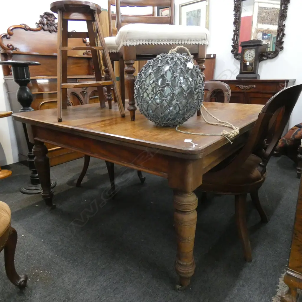 VICTORIAN WALNUT CRANK EXTENSION DINING TABLE... Image 1++