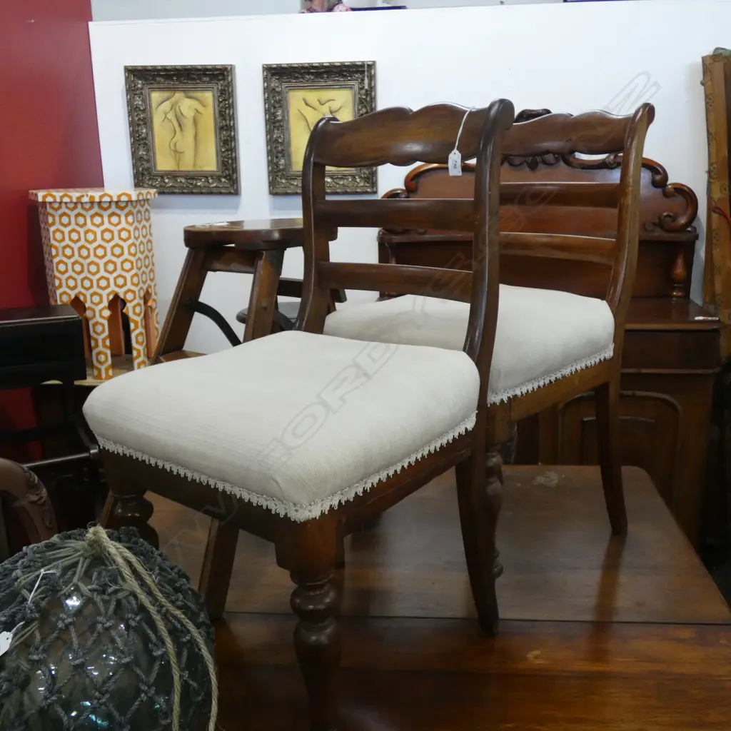 TWO DINING CHAIRS Image 1++