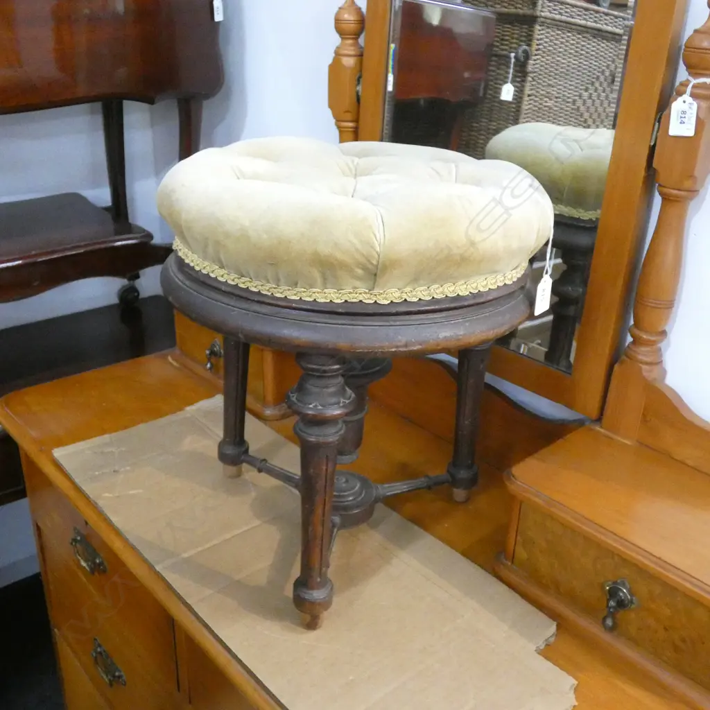 VICTORIAN STOOL  Image 1++