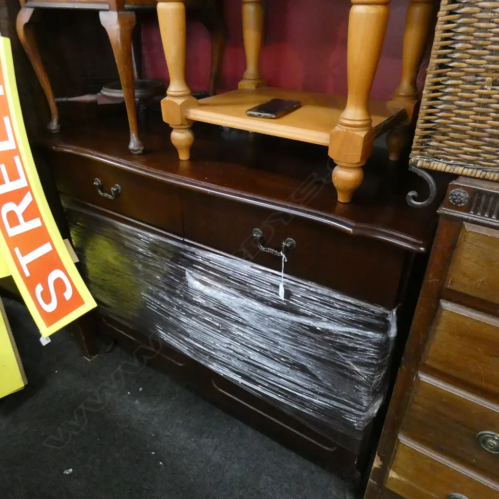 QUEEN ANNE STYLE DRESSER... Image 1++
