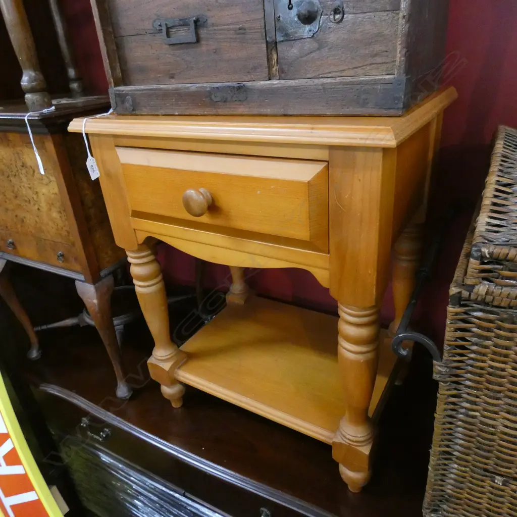 RIMU SIDE TABLE W.525mm Image 1++