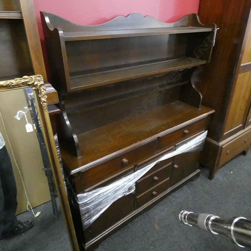 DRESSER... Image 1++