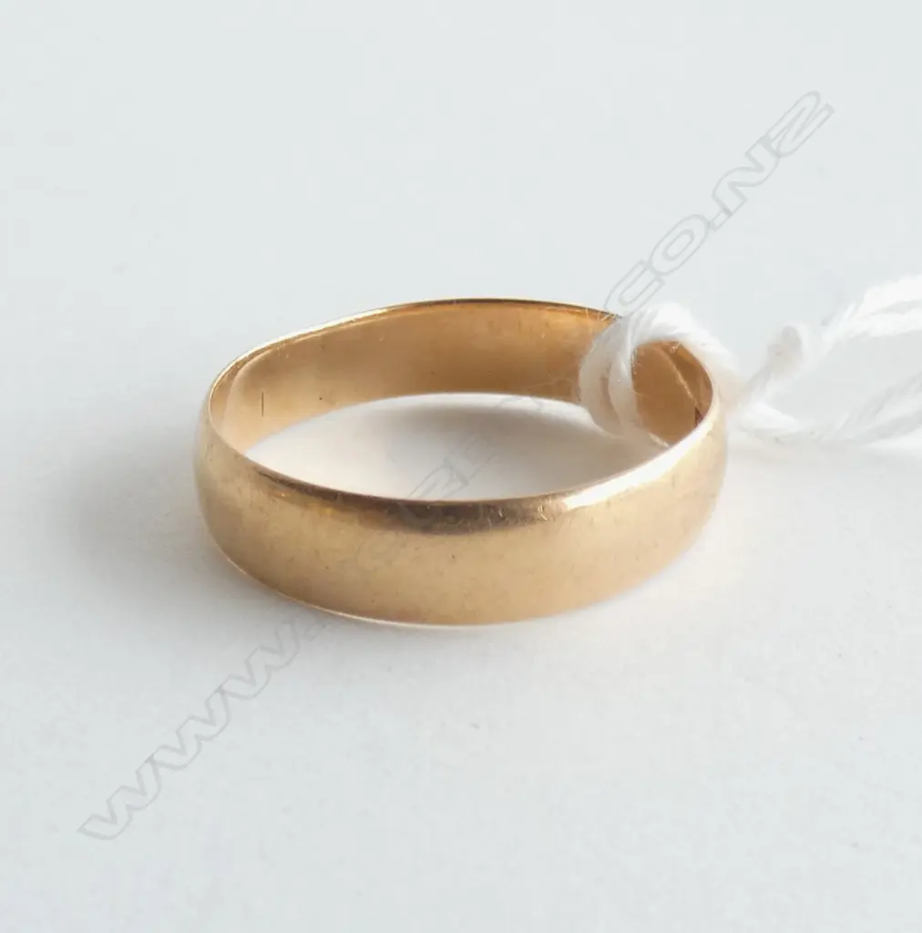 18CT GOLD WEDDER 2.9gms Image 1++
