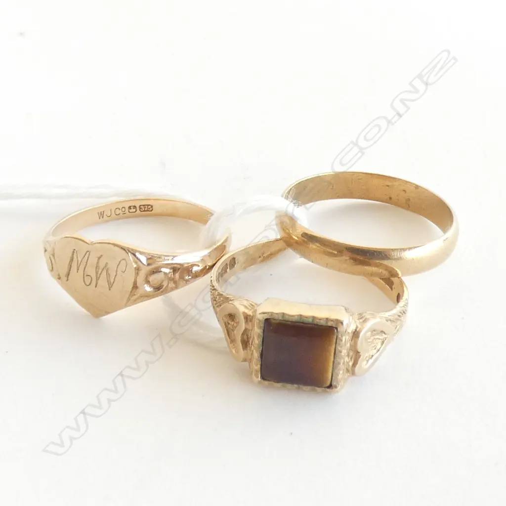 3 SMALL 9CT RINGS 4.5gms Image 1++