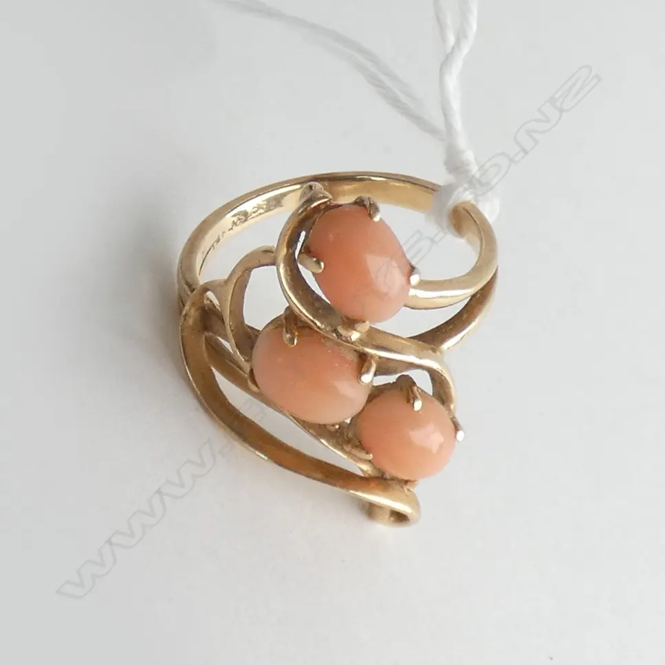 14CT CORAL RING 5.1 gms Image 1++