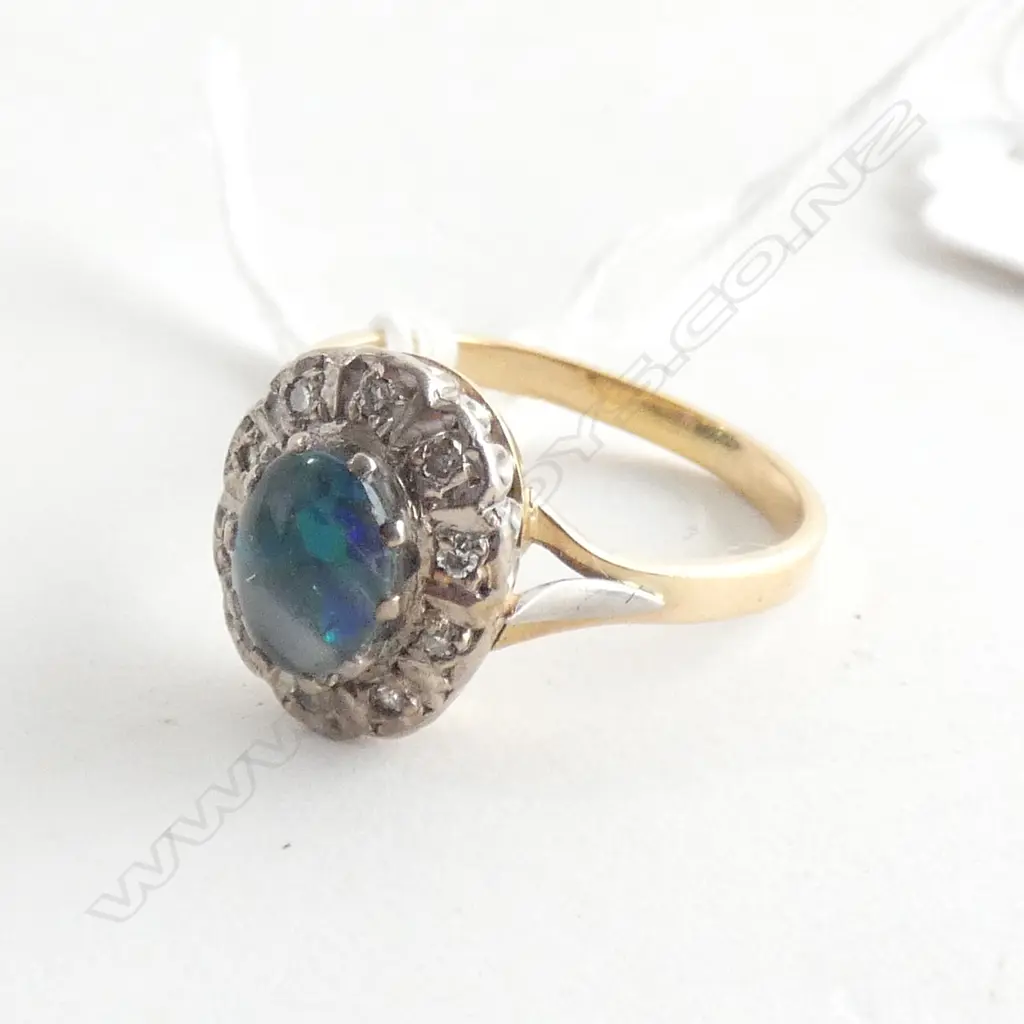 18CT GOLD OPAL DOUBLET & DIAMOND CLUSTER RING 4.3gms OPAL A.F Image 1++
