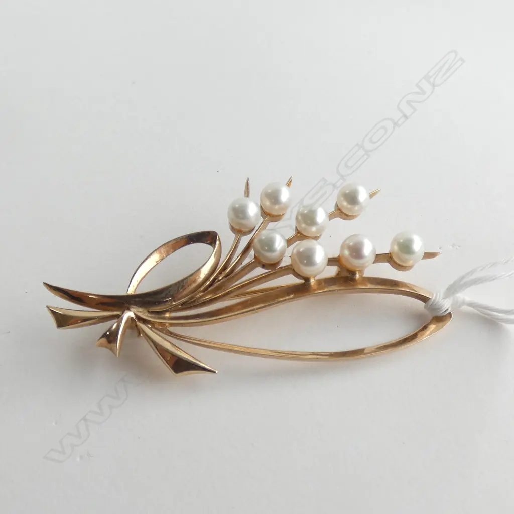 9CT GOLD & CULTURED PEARL BROOCH 7.1 gms Image 1++