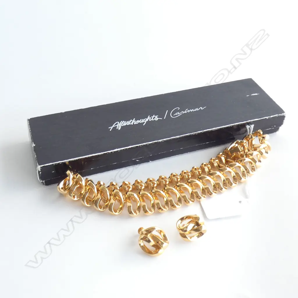 HEAVY GOLD TONE CHAIN LINK NECKLACE & CLIP EARRINGS Image 1++