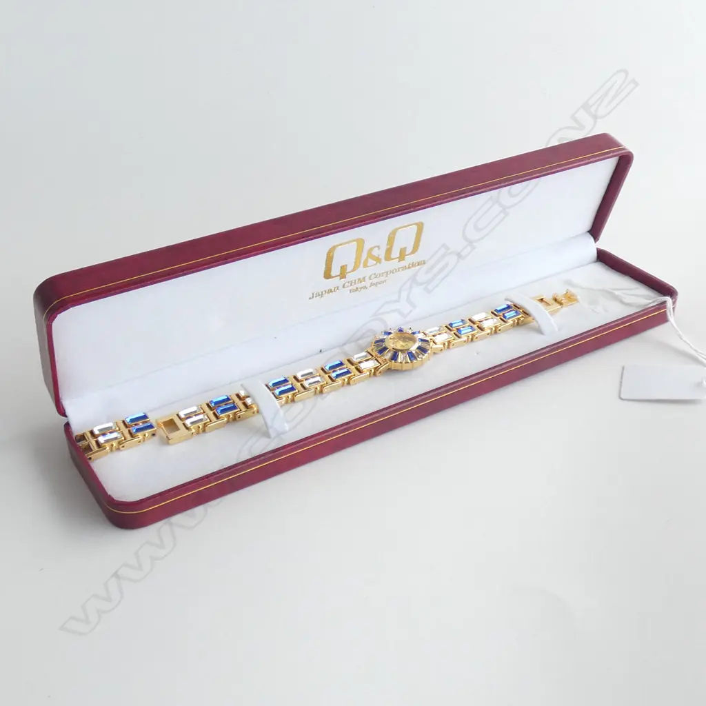 LADIES DELUXE WATCH WITH BLUE GLASS & CRYSTAL BAND & FACE RIM - SPARE LINKS Image 1++