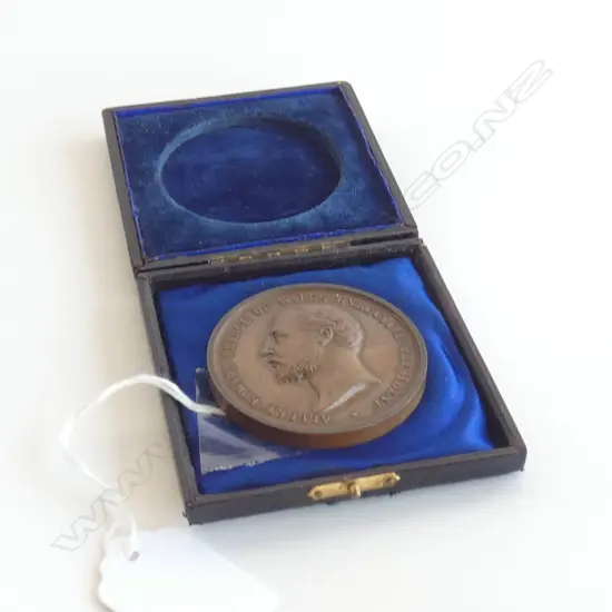 1886 COLONIAL AND INDIAN EXHIBITION MEDAL IN BOX