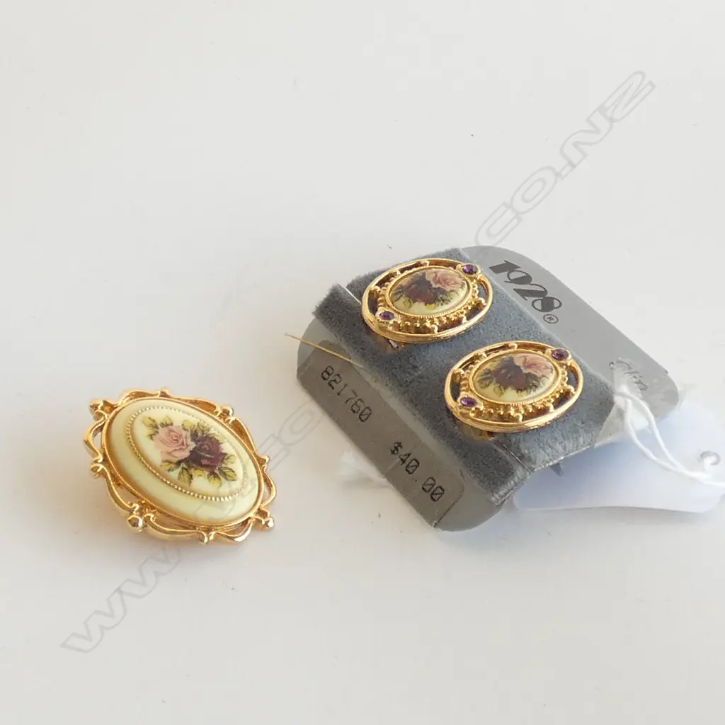 TIMELESS ELEGANCE ROSE FLOWER OVAL CLIP EARRINGS & BROOCH Image 1++