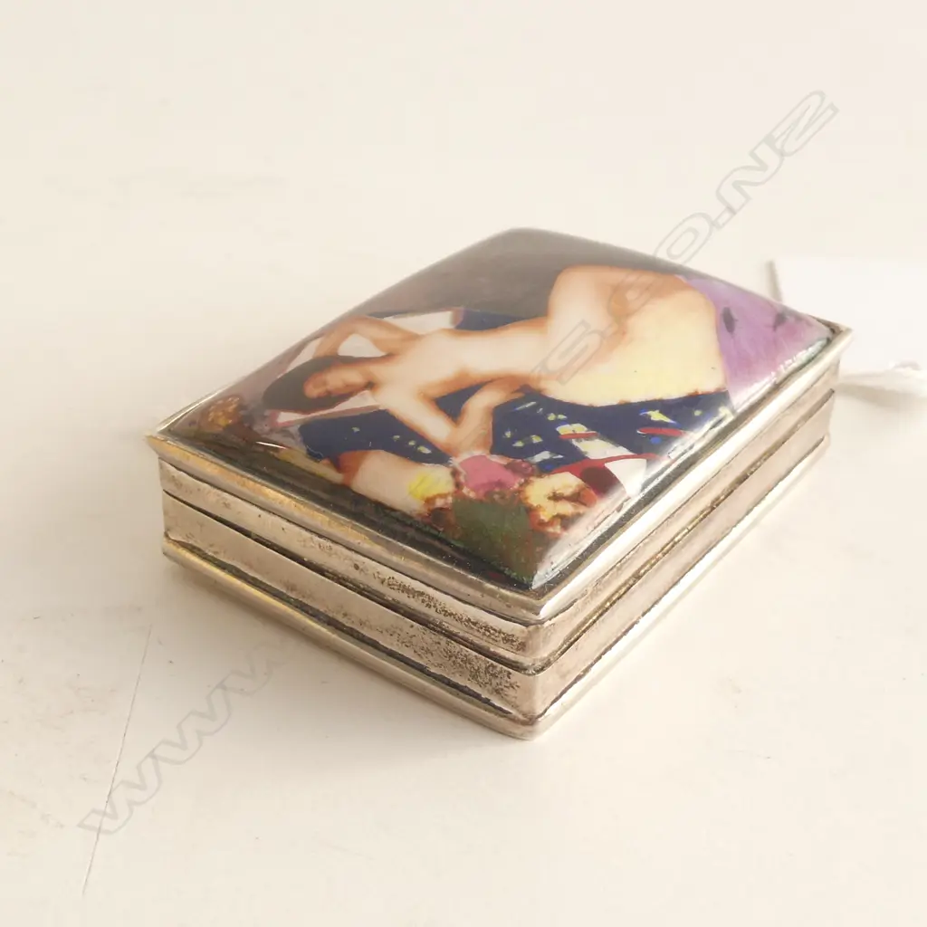 STERLING LIDDED BOX w. NUDE 55 GRAM Image 1++
