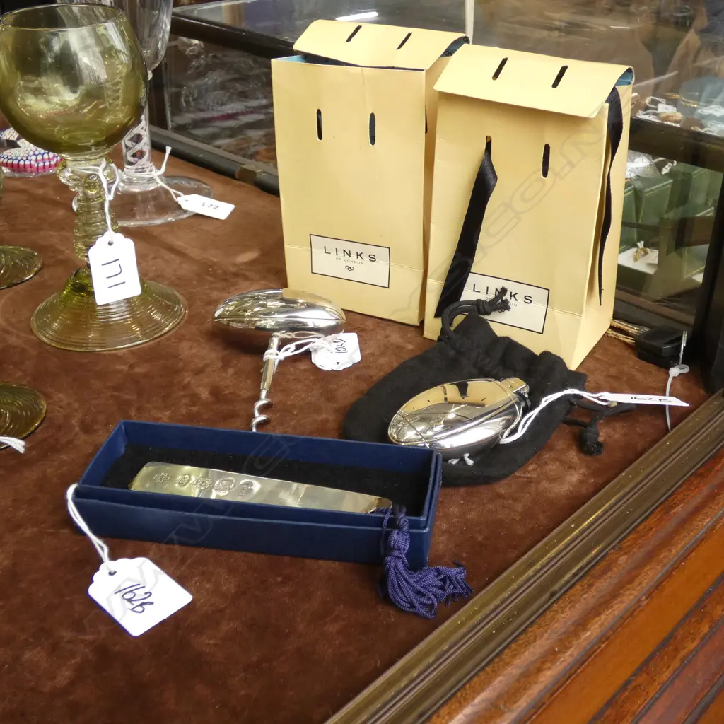 SILVER BOOK MARK & LINKS PIECES LIGHTER ETC Image 1++