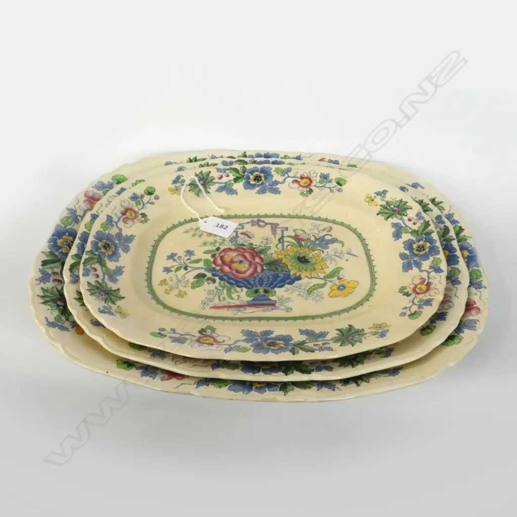 3 MASONS REGENCY 'STRATHMORE' GRADUATED PLATTERS - LARGEST 385 x 315mm - SMALLEST PLATE HAS A CHIP Image 1++