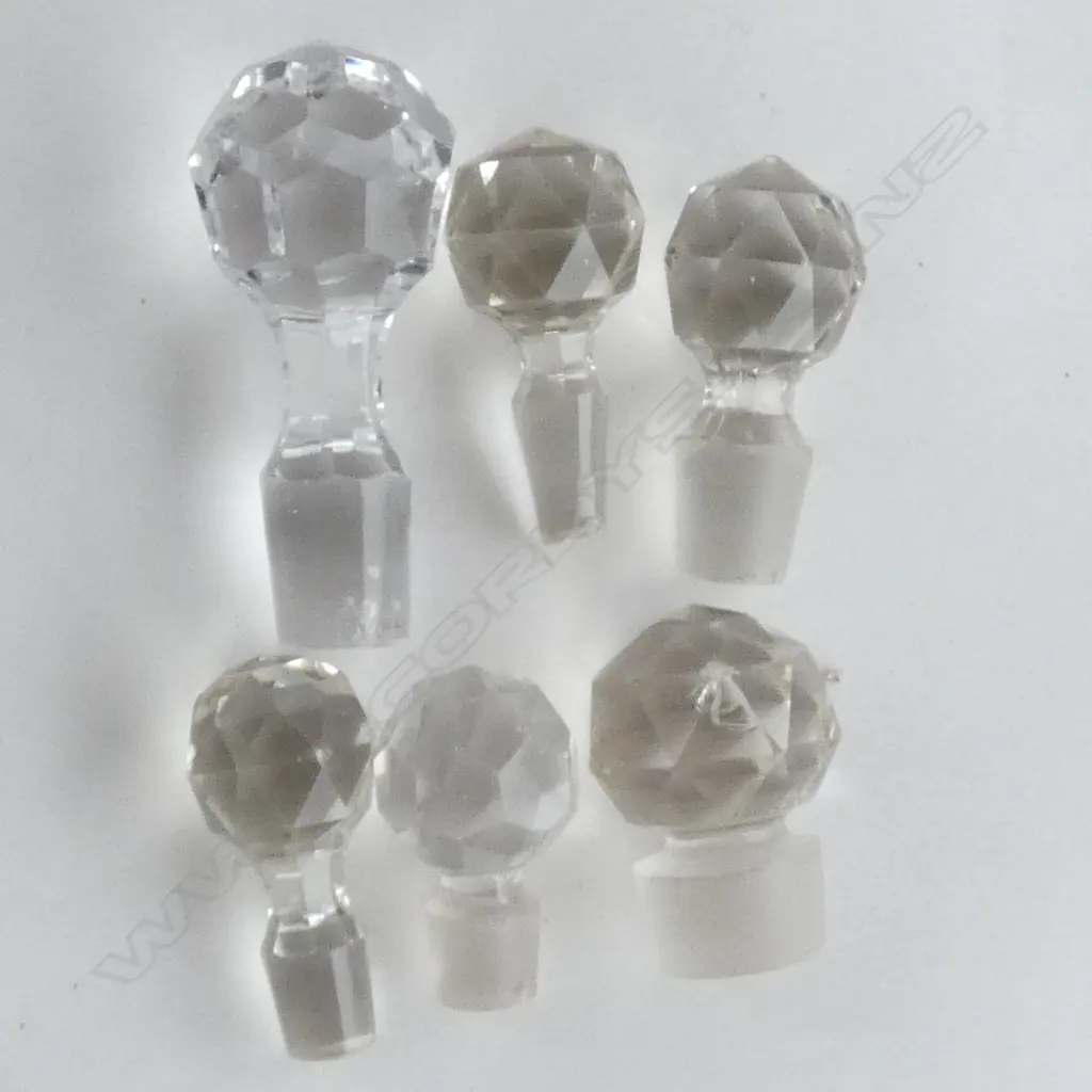 BAG 6 ASST CRYSTAL DECANTER STOPPERS Image 1++