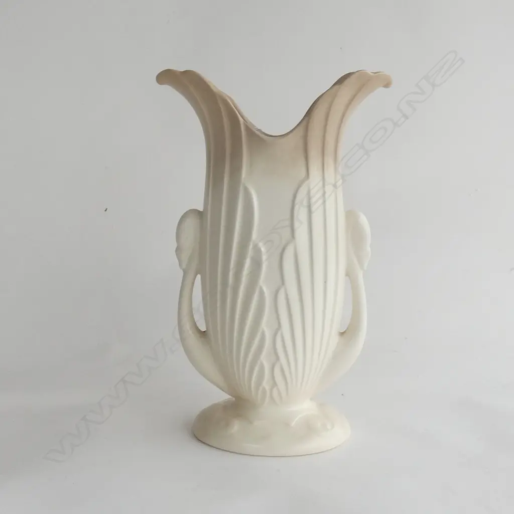 WHITE CROWN LYNN? VASE H.270mm A.F. Image 1++