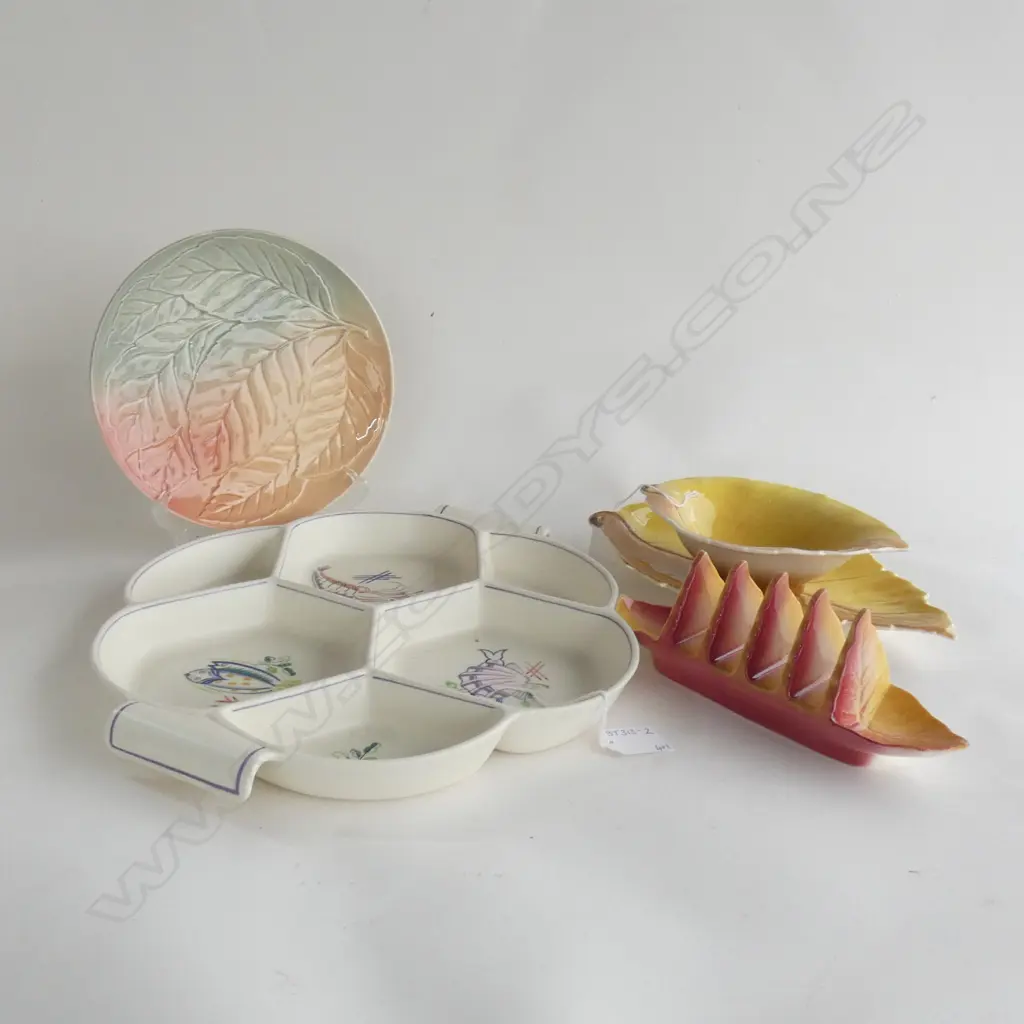LGE POOLE DIVIDED PLATTER (DIA 330mm) + 4 PCS ROYAL WINTON LEAF PATTERN INCL TOAST RACK Image 1++