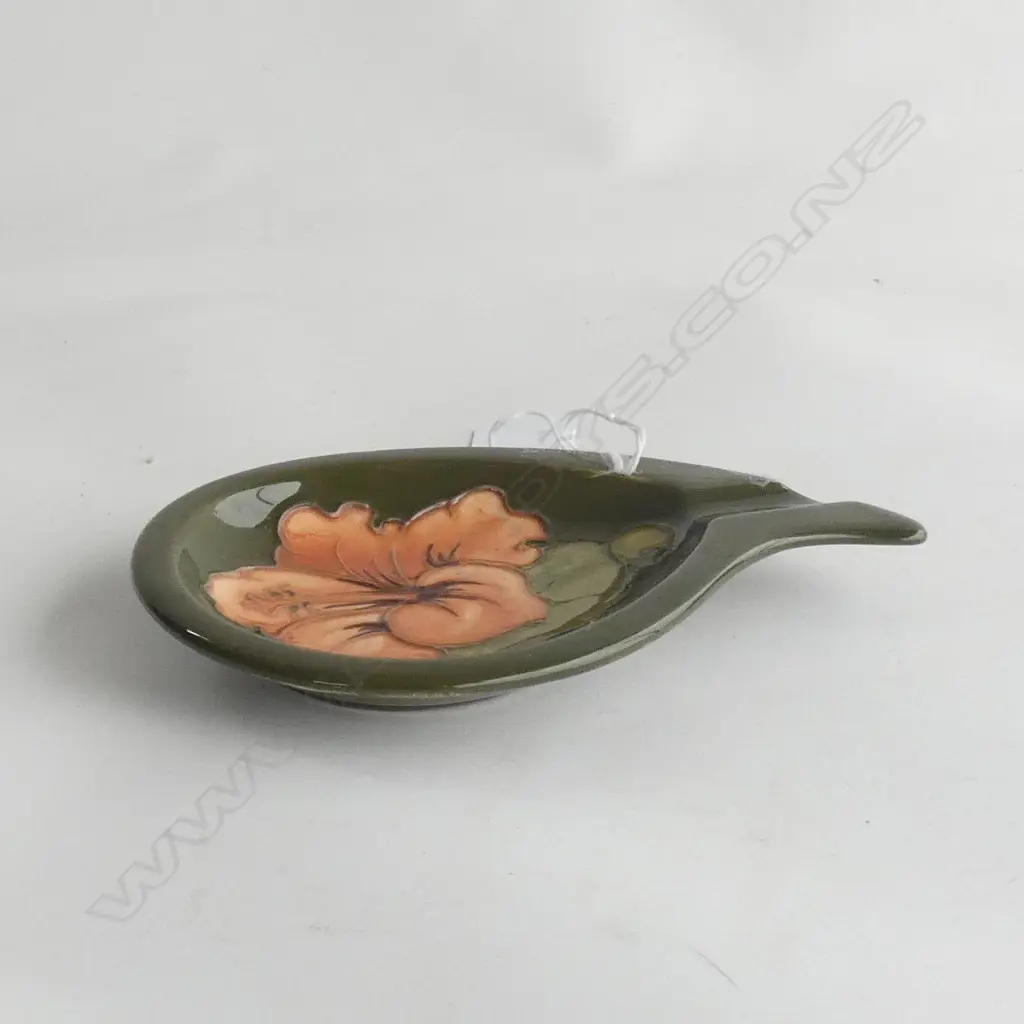 MOORCROFT 'HIBISCUS' ASHTRAY L.150mm Image 1++