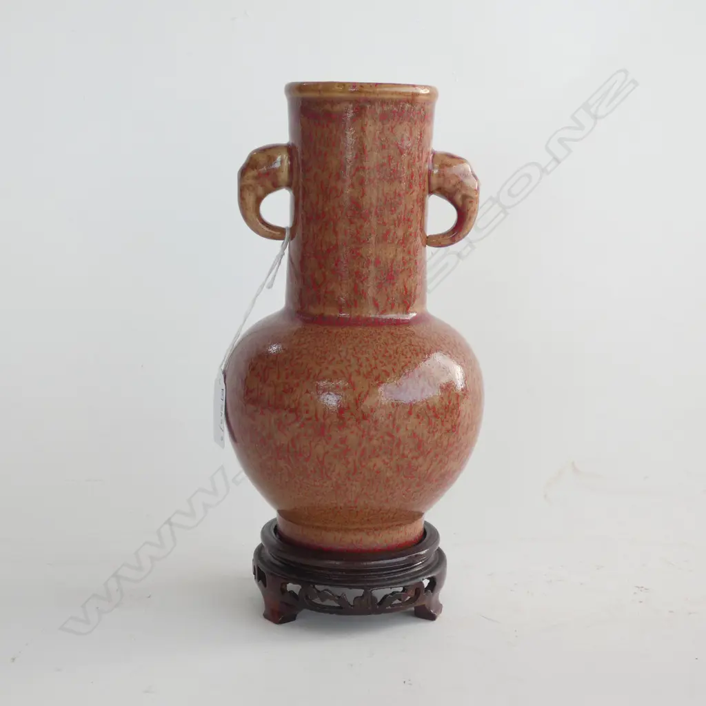 CHINESE RED VASE w. KANGXI MARK ON STAND H.250mm Image 1++