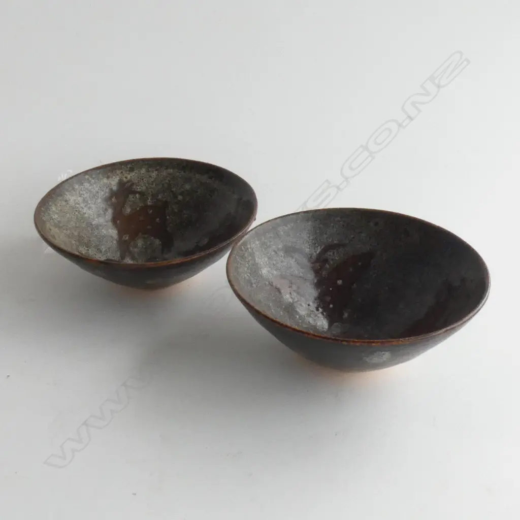 2  x SONG-STYLE 'PAPERCUT' BOWLS. Image 1++