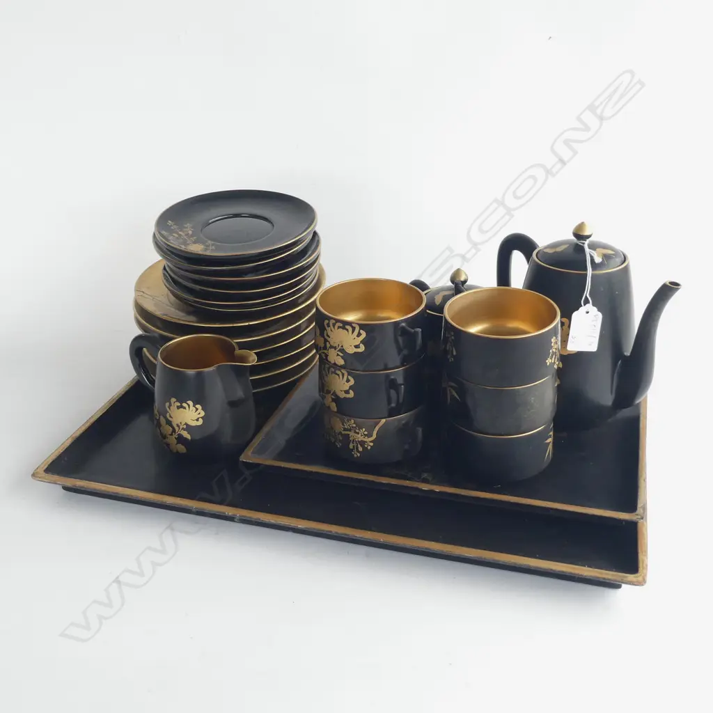 23 PCE BLACK LACQUER & GILT JAPANESE TEA SERVICE Image 1++