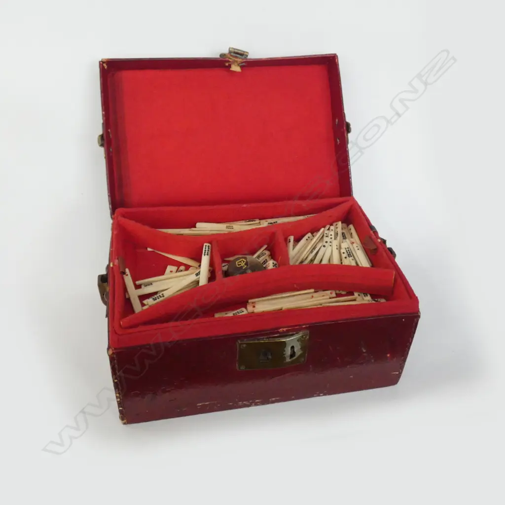 CASED VINTAGE BONE & BAMBOO MAH JONG SET (CASE AF) Image 1++