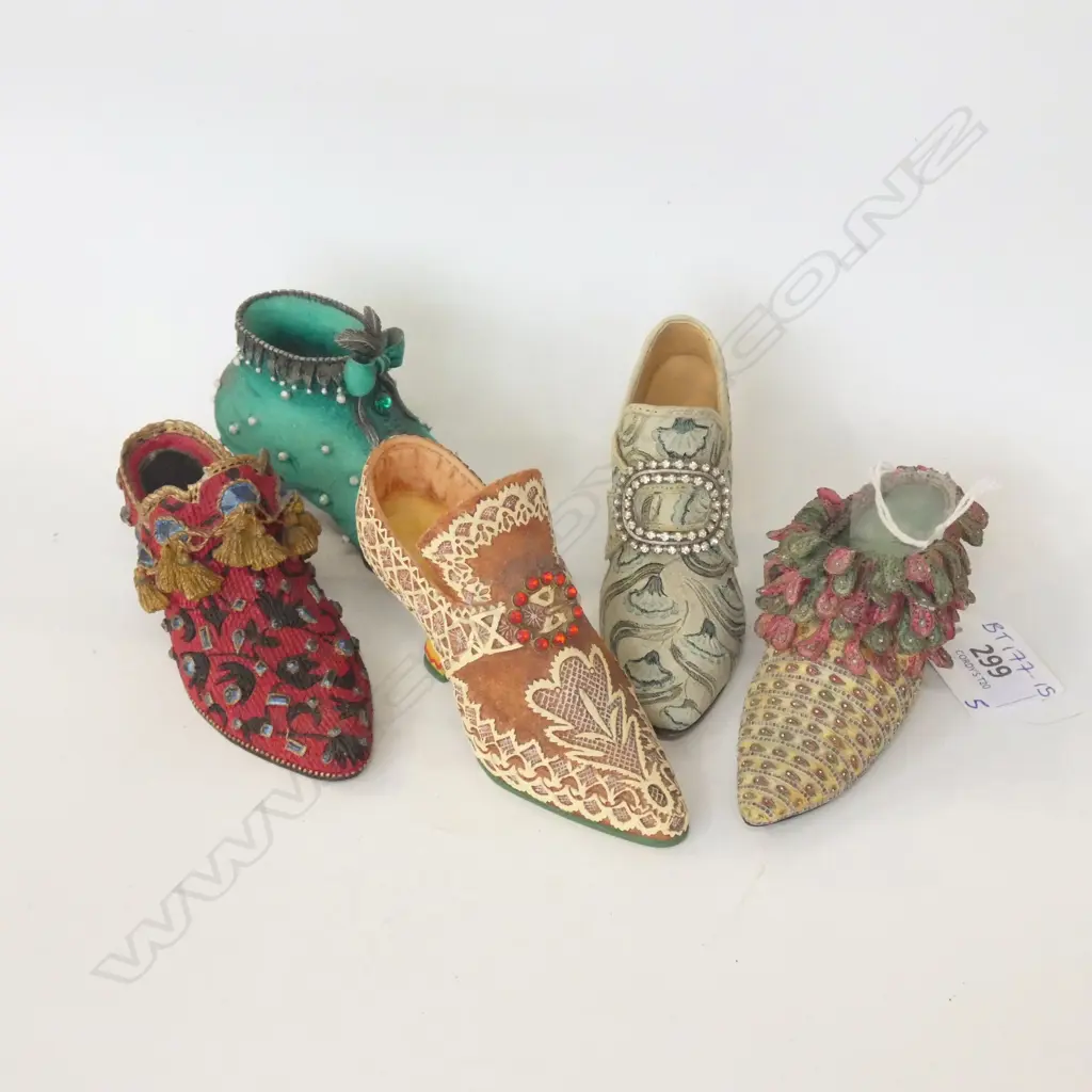 5 ORNAMENTAL MINIATURE SHOES (L 112mm.) Image 1++