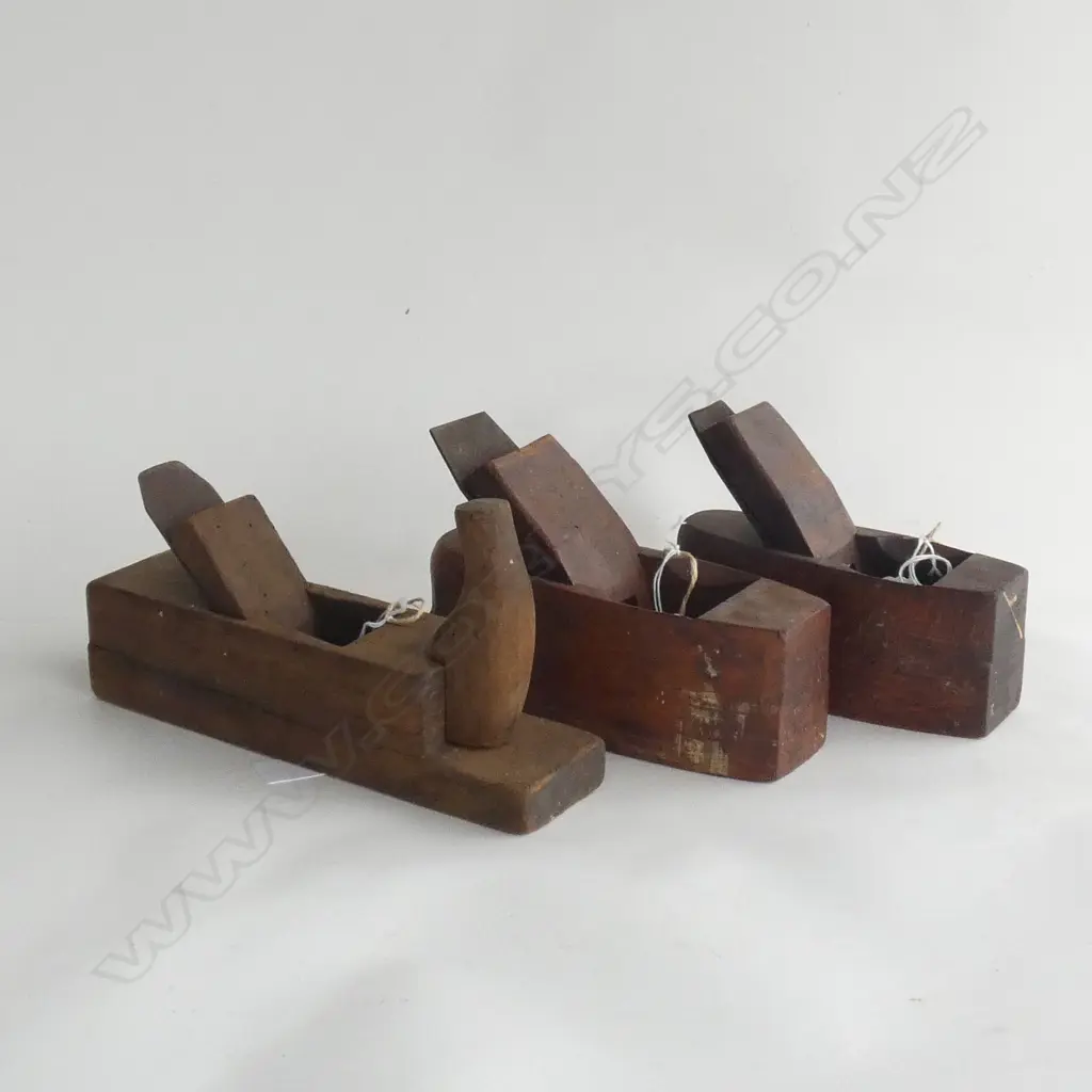 3 VINTAGE WOODEN BLOCK PLANES; 1 A GERMAN JACK PLANE L.255mm Image 1++