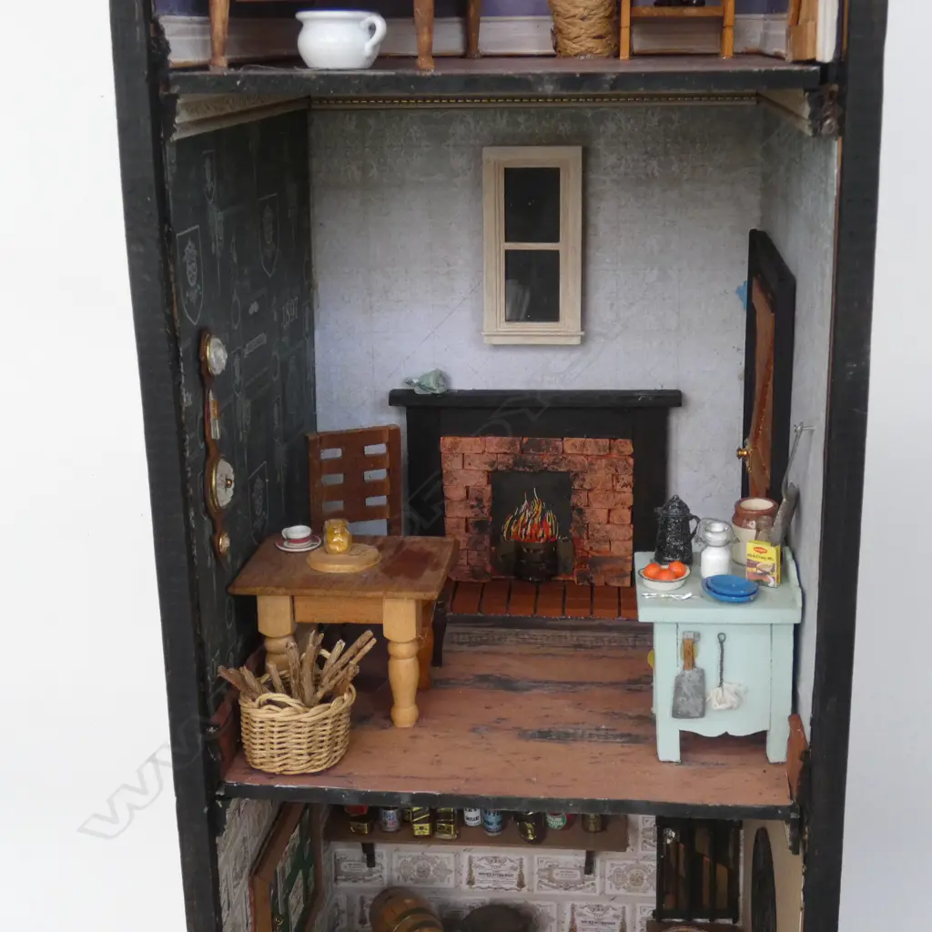 1/12th MODEL OF WINE SHOP IN WOODEN DEUTZ CASE H.640mm Image 1++