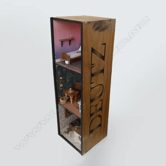 1/12th MODEL OF WINE SHOP IN WOODEN DEUTZ CASE H.640mm