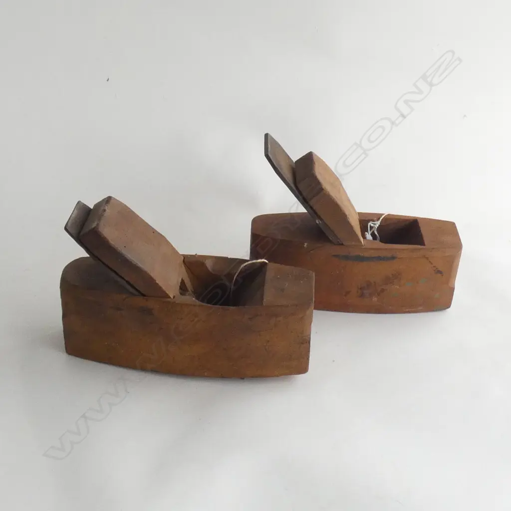 2 VINTAGE WOODEN BLOCK PLANES L.200mm Image 1++