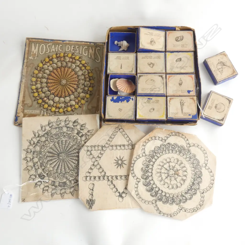 VINTAGE MOSAIC DESIGN SHELL COLLECTION IN BOX Image 1++