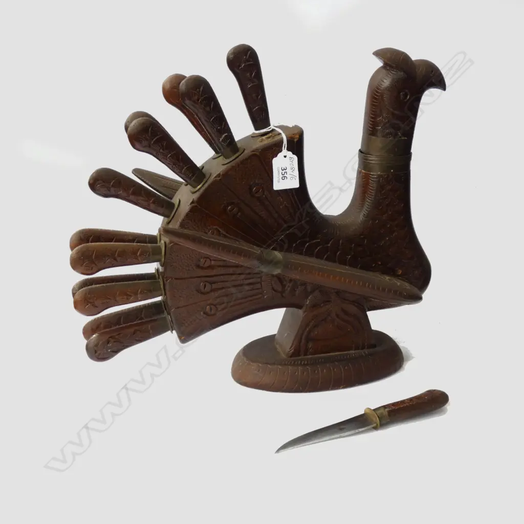 VINTAGE CARVED LEATHER EMBOSSED TURKEY  W 12 SM KNIVES & 3 PC CARVERS Image 1++