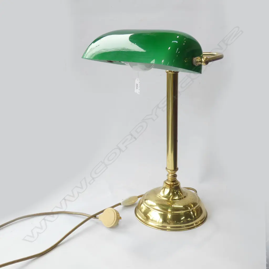 BRASS & GREEN GLASS BANKERS TABLE LAMP H.400mm. Image 1++
