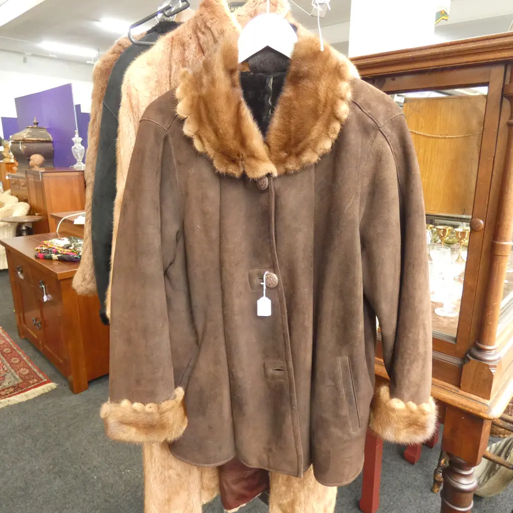 FUR LINED JACKET W FUR COLLAR Image 1++