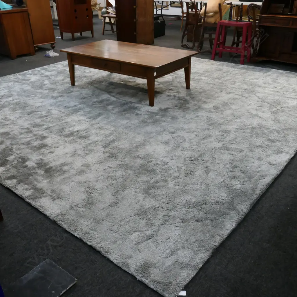 A MINOTTI RODOLFO DORDONI DESIGNER CARPET, GREY, 4000 x 4000mm. Image 1++