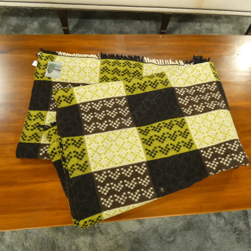 NZ ROSLYN MANATUNGA GREEN & BROWN WOOL BLANKET Image 1++