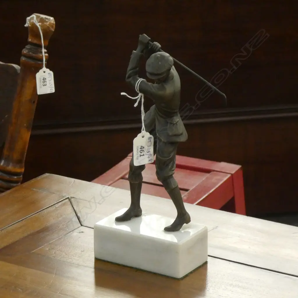 BRONZE GOLFER ON MARBLE STAND H.240mm Image 1++