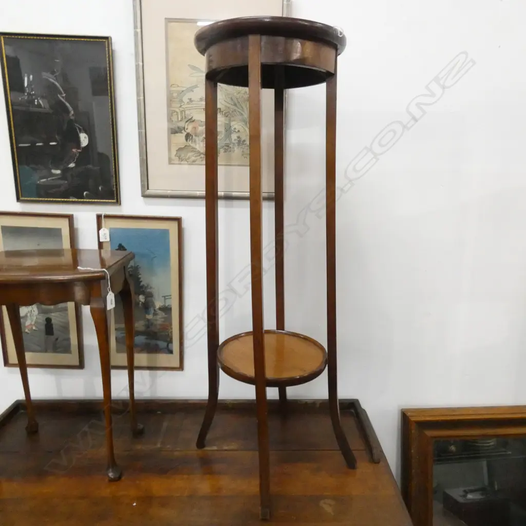 MAHOGANY PLANT STAND H.945mm 300mm dia Image 1++