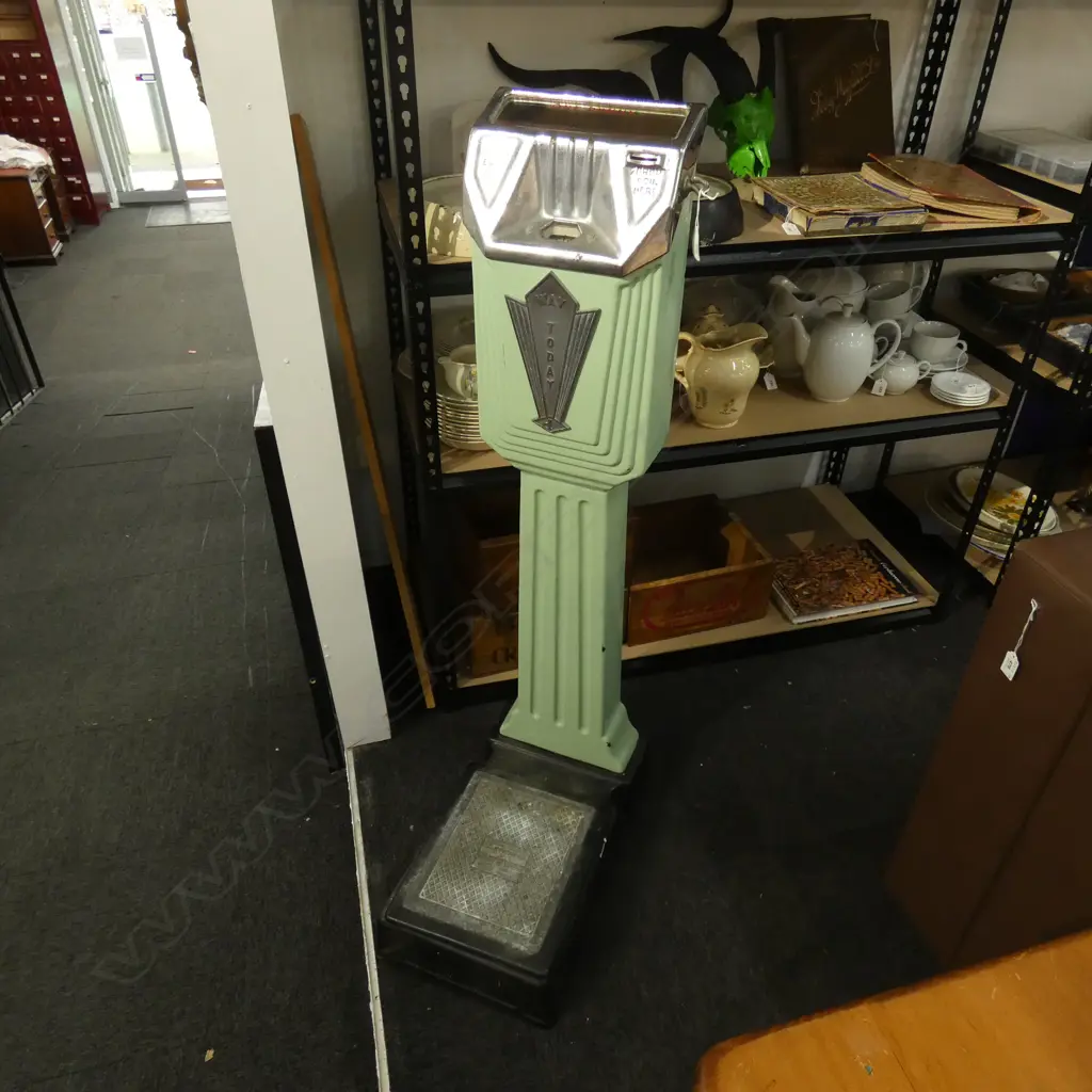 DECO COIN OPERATED WEIGH MACHINE H.1200mm Image 1++