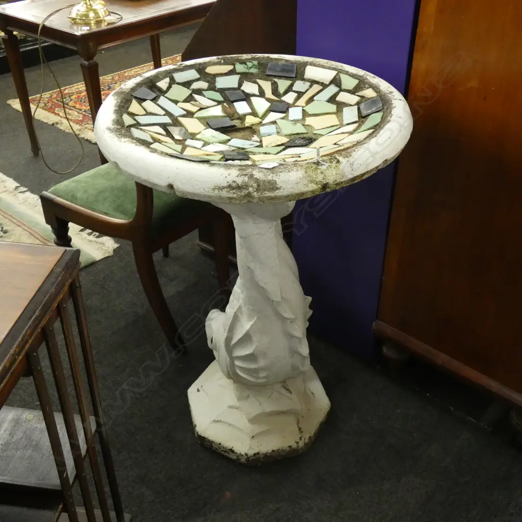 LGE FISH SHAPED STAND BIRD BATH W CERAMICS A.F DIA 610mm. Image 1++