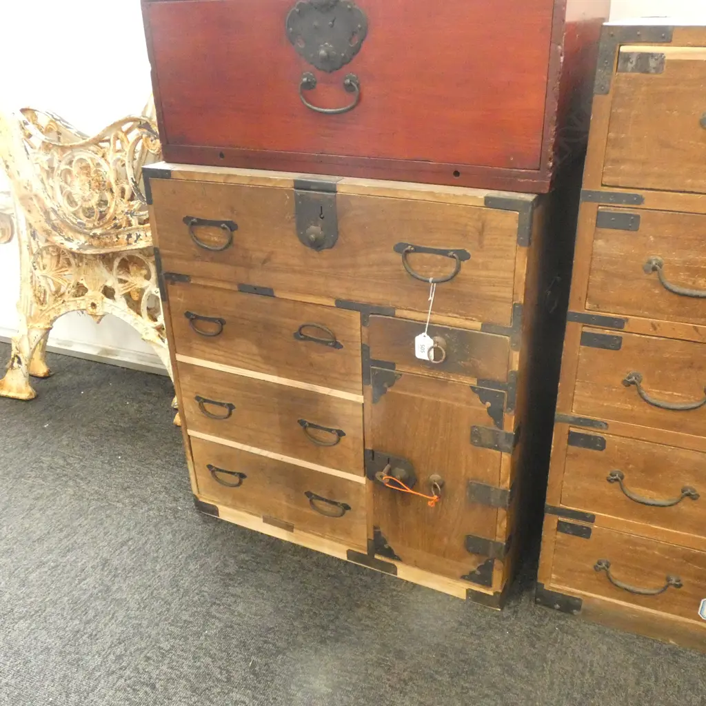 OLD JAPANESE BEDSIDE CABINET Image 1++
