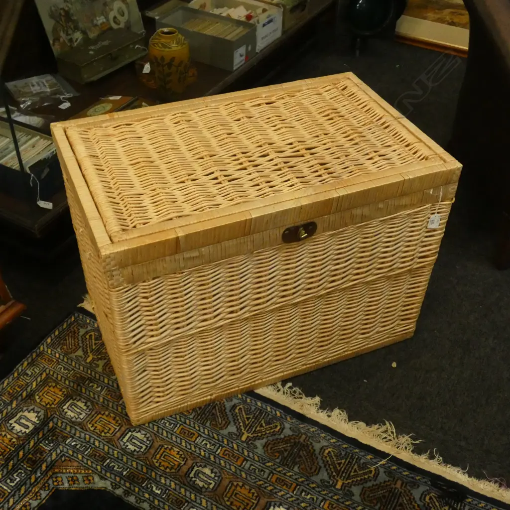 SOLID CANE CHEST WITH COTTON LINING 720 x 440mm. Image 1++