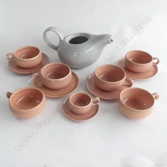 RUSSELL WRIGHT CUPS AND SAUCERS WITH TEAPOPT NO LID