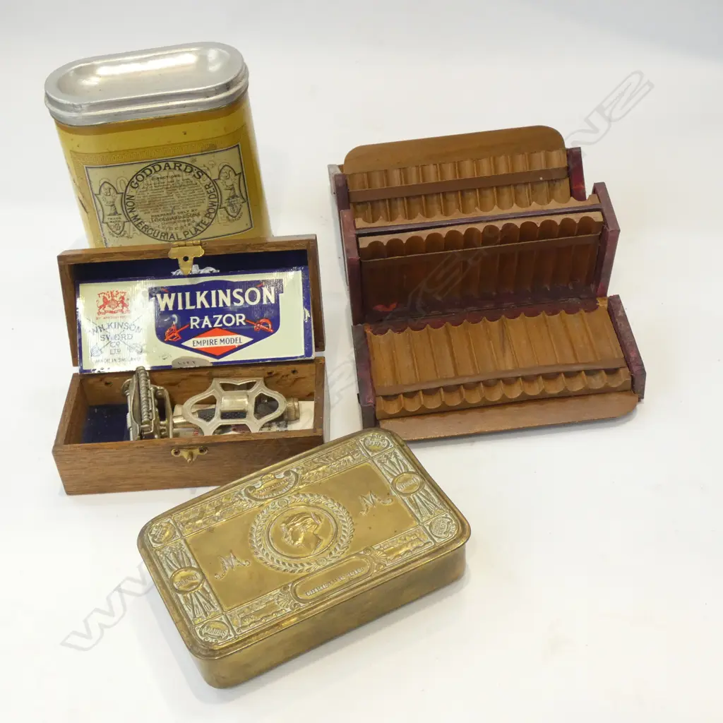CIGARETTE CASE / RAZOR IN BOX / 2 TINS Image 1++